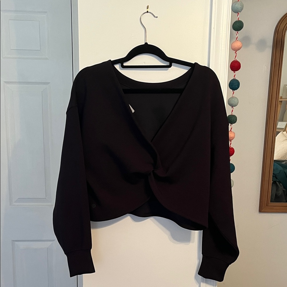 Lululemon twist back sweatshirt